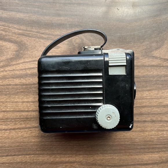 VINTAGE Brownie Hawkeye Flash Model Camera - Picture 4 of 4